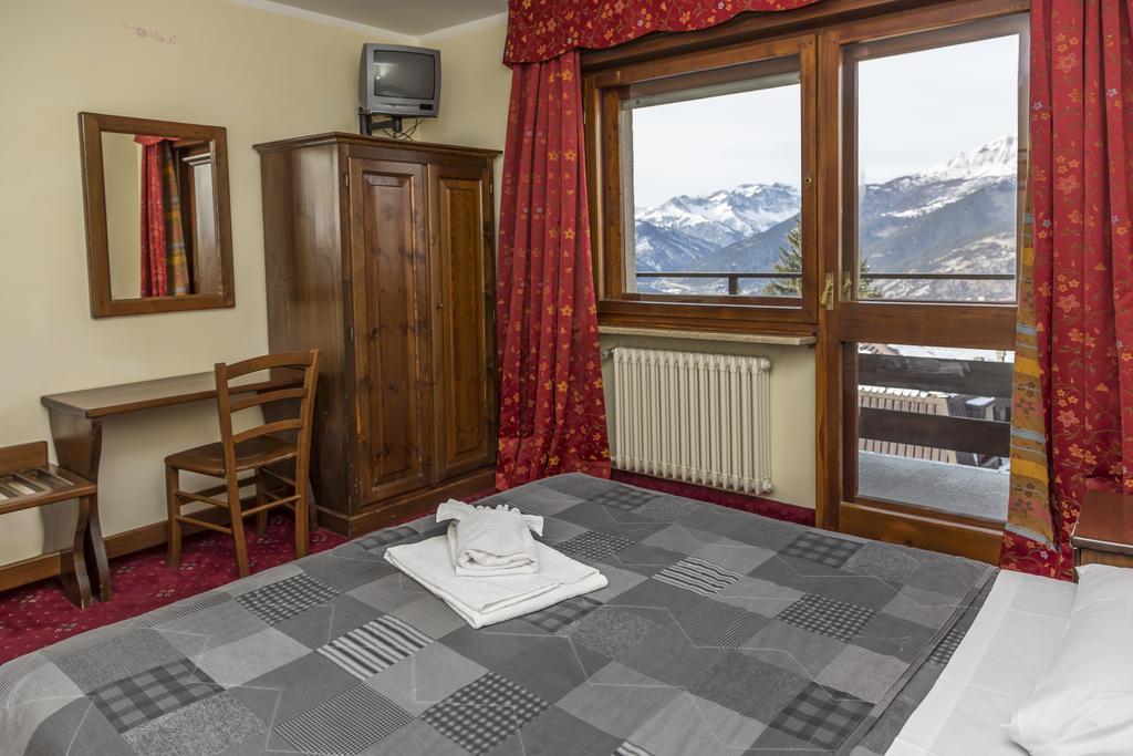 Hotel La Terrazza Oulx Kültér fotó
