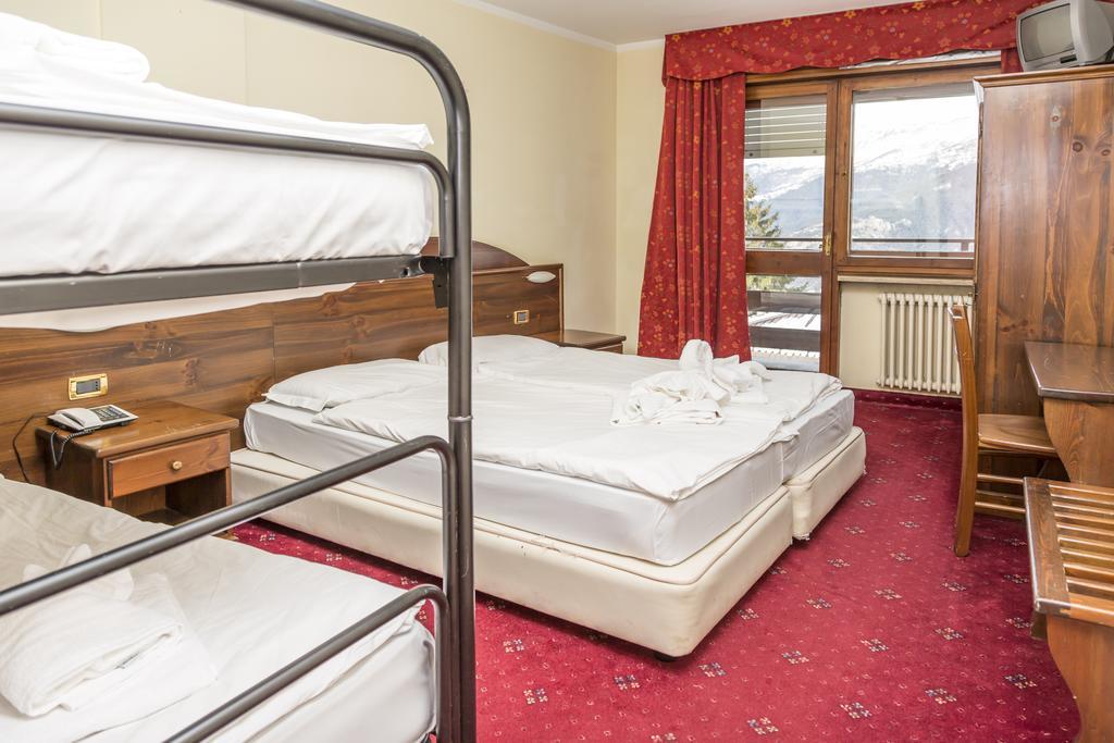 Hotel La Terrazza Oulx Kültér fotó