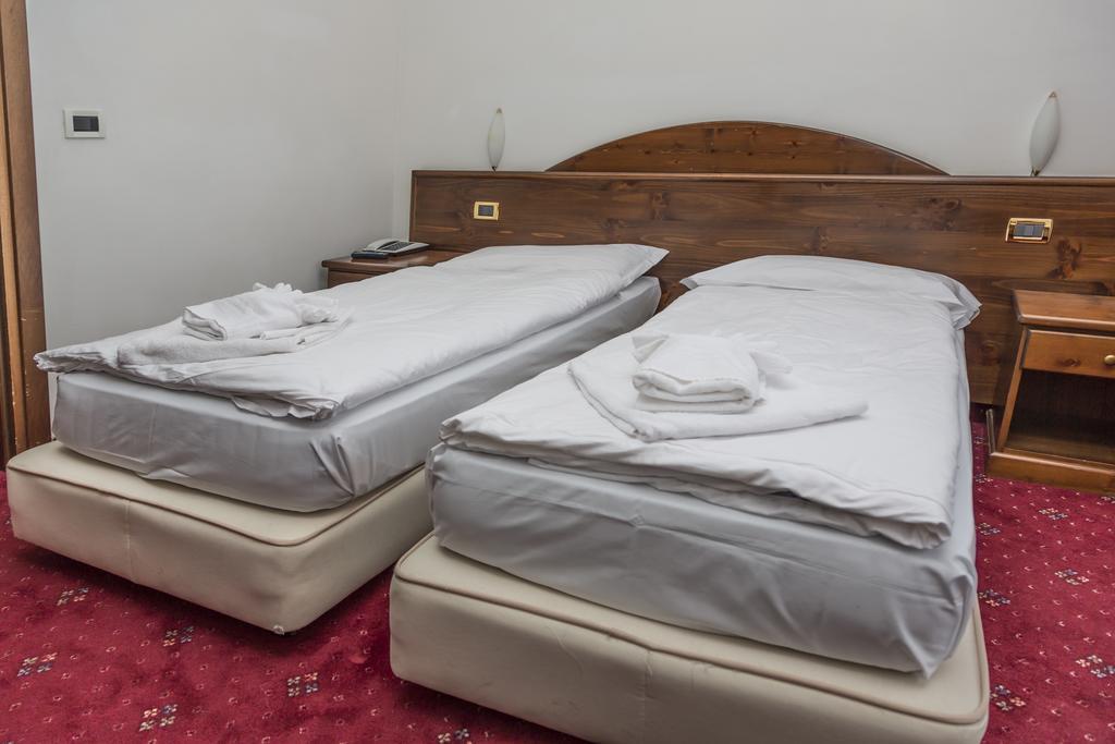 Hotel La Terrazza Oulx Kültér fotó