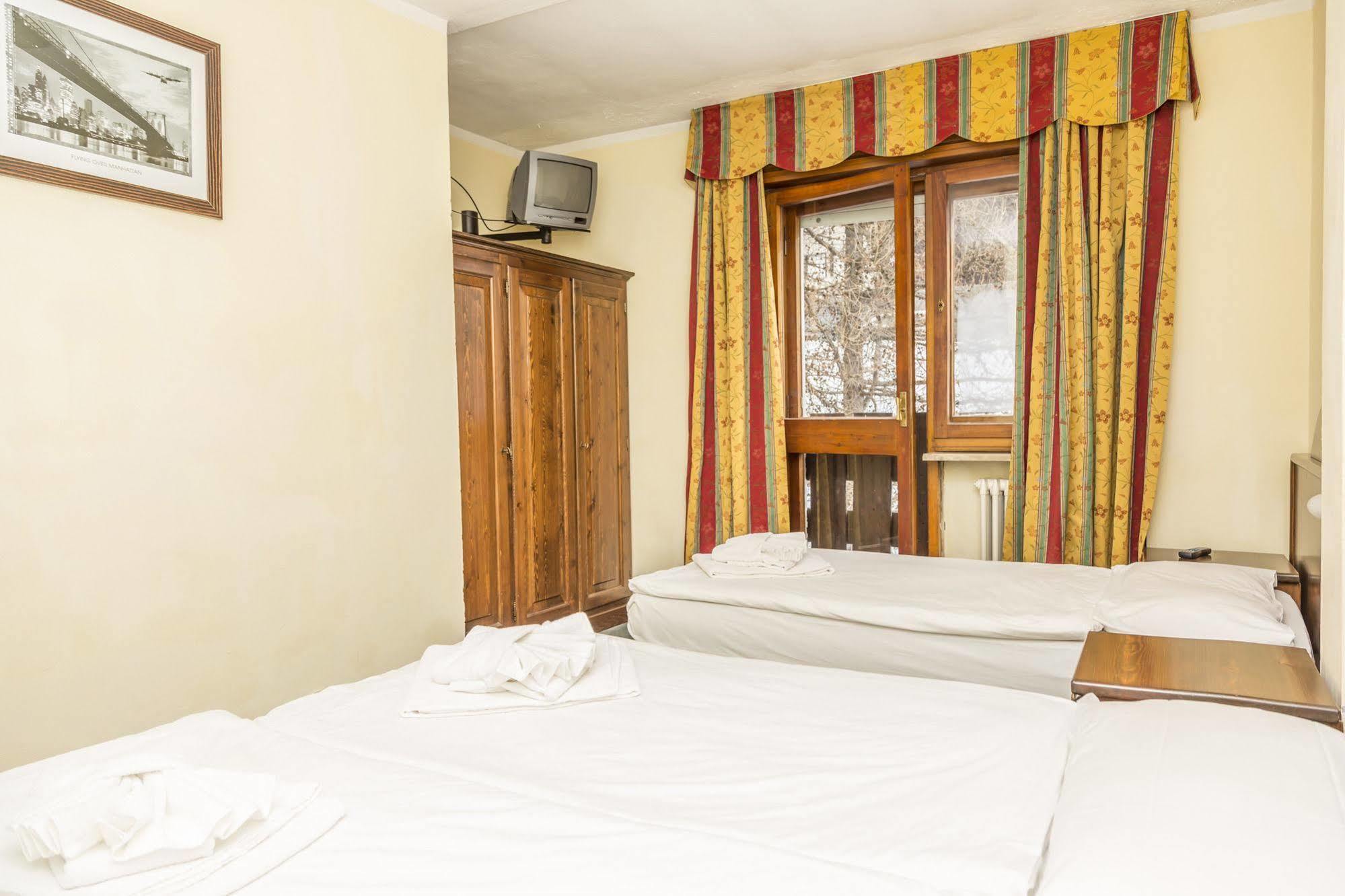 Hotel La Terrazza Oulx Kültér fotó