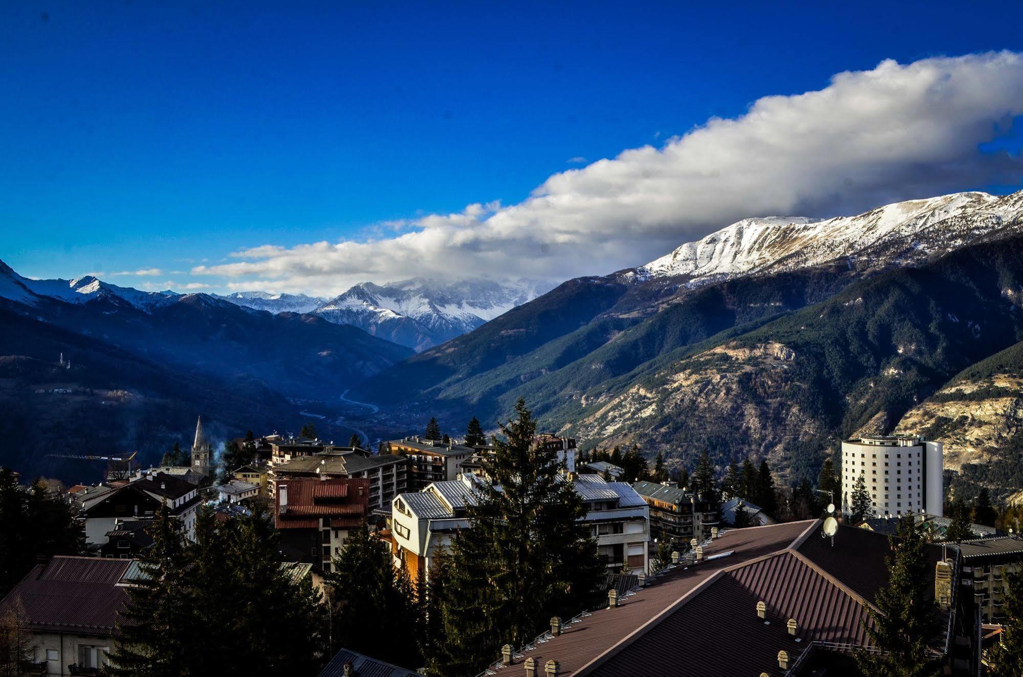 Hotel La Terrazza Oulx Kültér fotó